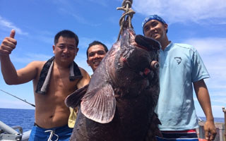 远征较量洛克尼亚海钓场 深海船钓狙击中巨物