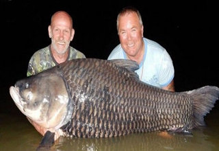男子酷爱钓鱼，死后让朋友把他骨灰做成鱼饵去泰国钓鱼