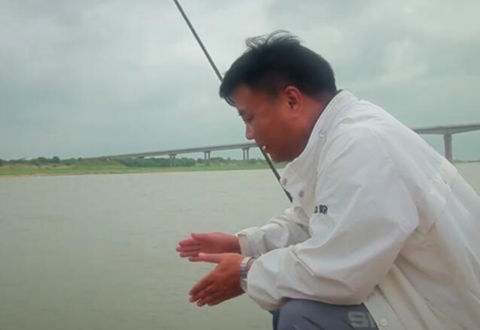 渔道中国第71集 向当地钓友请教鱼情 [视频]