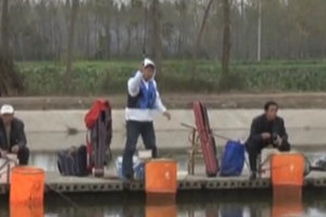 龙行天下大师行之洪湖游钓行鱼塘钓鲫 [视频]