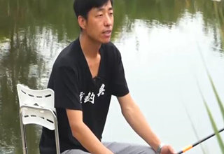 《垂钓宝典》手竿应该如何抛投 [视频]